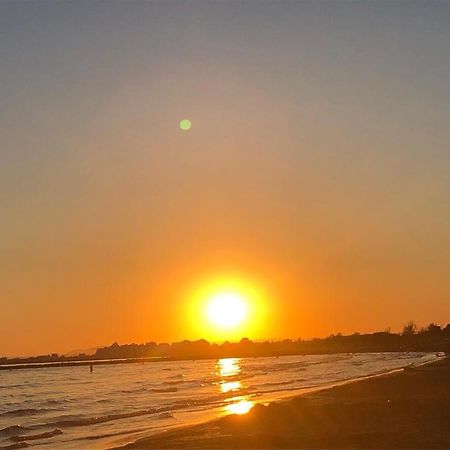 Le Grau Du Roi - Rive Droite - Plage Du Boucanet Buitenkant foto
