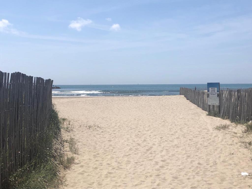Le Grau Du Roi - Rive Droite - Plage Du Boucanet Buitenkant foto